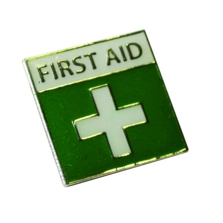 5775 - FIRST AID BADGE WITH PIN AND CATCH
