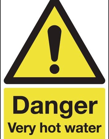 HA17343R - 70x50mm Danger Very Hot Water - Rigid