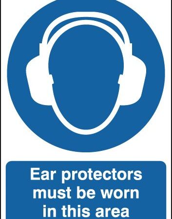 HA18149R - 420x297mm Ear protectors must be worn in this area - Rigid