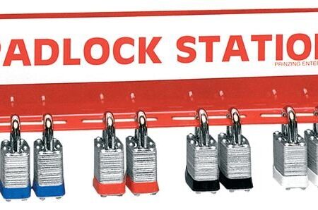 LOT0011 - 24 Padlock Station
