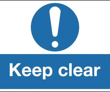 MA02236D - 450x600mm Keep Clear stanchion sign