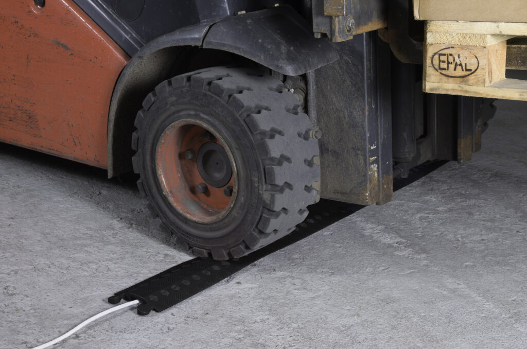 TRF0912 - Heavy Duty Cable Protector 765x133x22mm