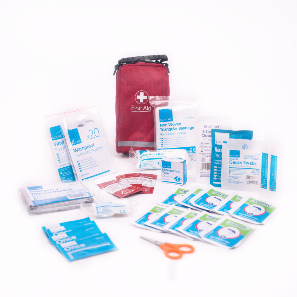 110259 - TRAVEL & OUTDOOR KIT