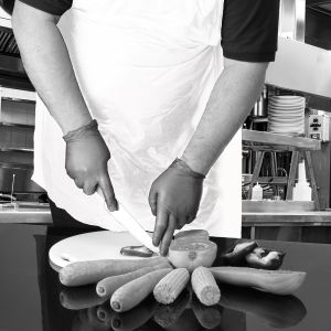 PE Disposable Aprons It's all about the Gauge, thickness. Economy starts at Apron Gauge : 8 μm, Standard 10 μm, Premium 15 μm - Image 14