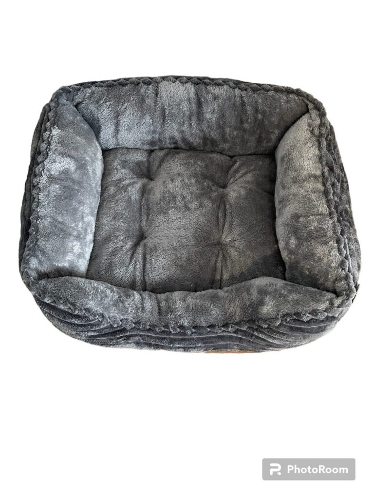 Ribbed grey pet bed- Large (71cmX58cmX23cm)