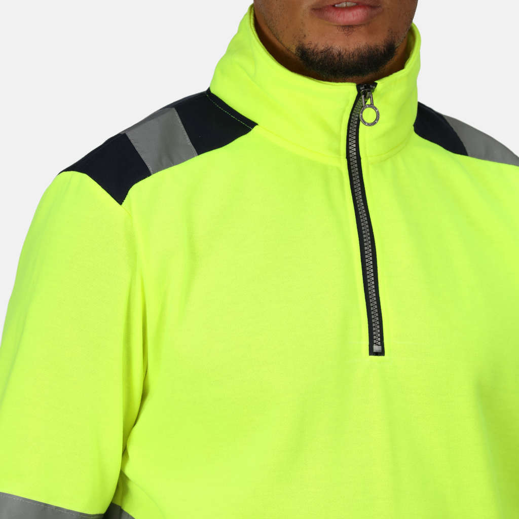 TRF670 Regatta Pro hi-vis ΒΌ-zip sweatshirt Featuring polyester sweat fabric