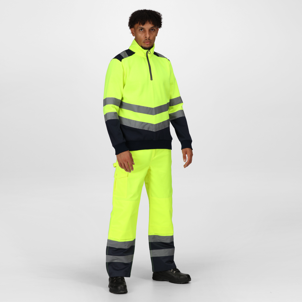 TRF670 Regatta Pro hi-vis ΒΌ-zip sweatshirt Featuring polyester sweat fabric