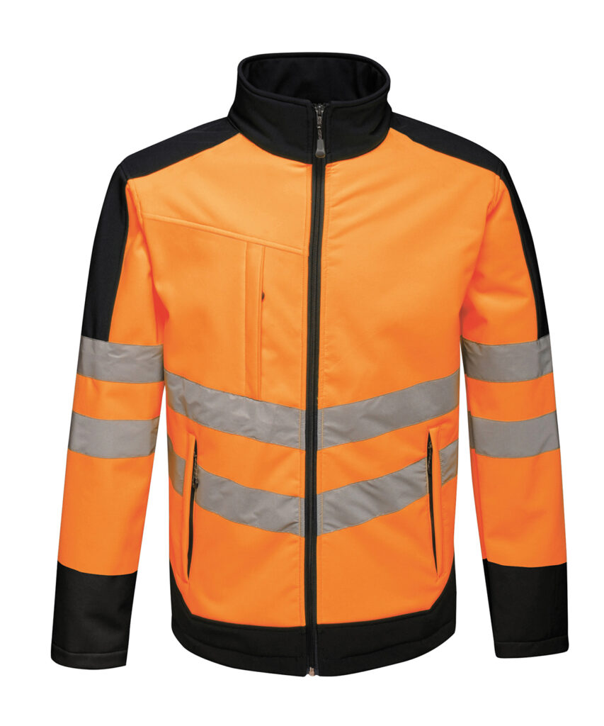 TRA625 Regatta pro softshell move with ease- 3 layer membrane keeps rain at bay. Orange/Navy