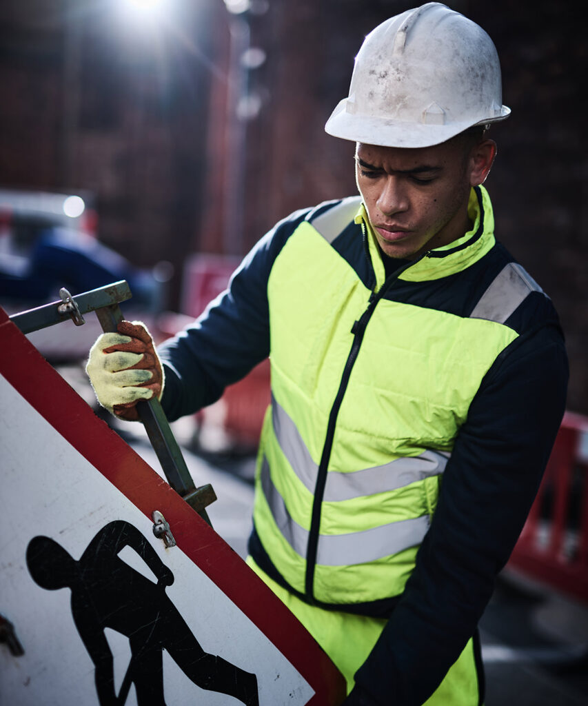 TRA871 Regatta Pro hi-vis thermal bodywarmer  with a warm lining and insulation to keep you toasty.