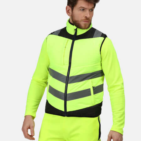 TRA871 Regatta Pro hi-vis thermal bodywarmer  with a warm lining and insulation to keep you toasty. - Image 2