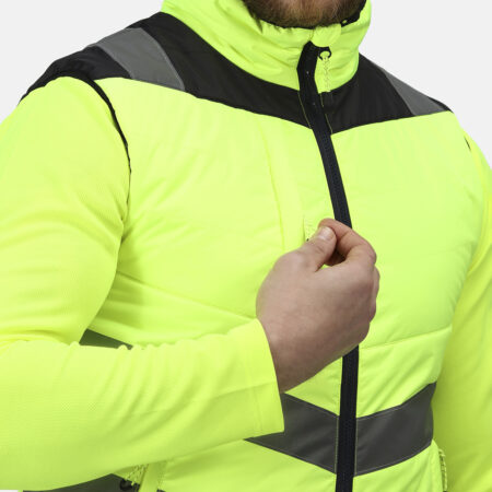 TRA871 Regatta Pro hi-vis thermal bodywarmer  with a warm lining and insulation to keep you toasty. - Image 4