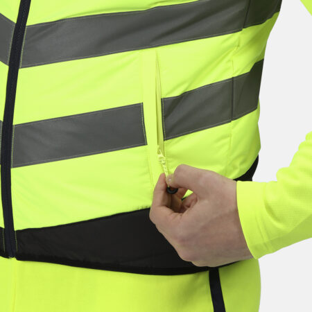 TRA871 Regatta Pro hi-vis thermal bodywarmer  with a warm lining and insulation to keep you toasty. - Image 5