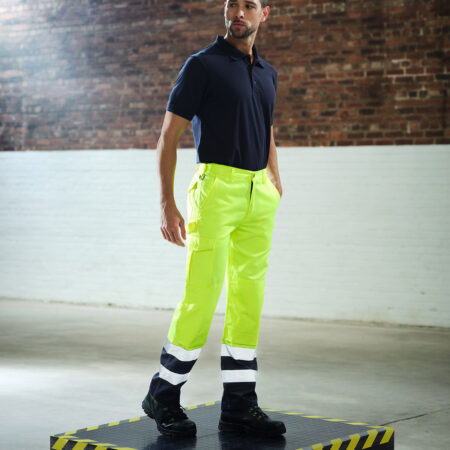 TRJ524R Regatta Pro hi-vis cargo trousers,  packed with pockets, hard-wearing - Image 2
