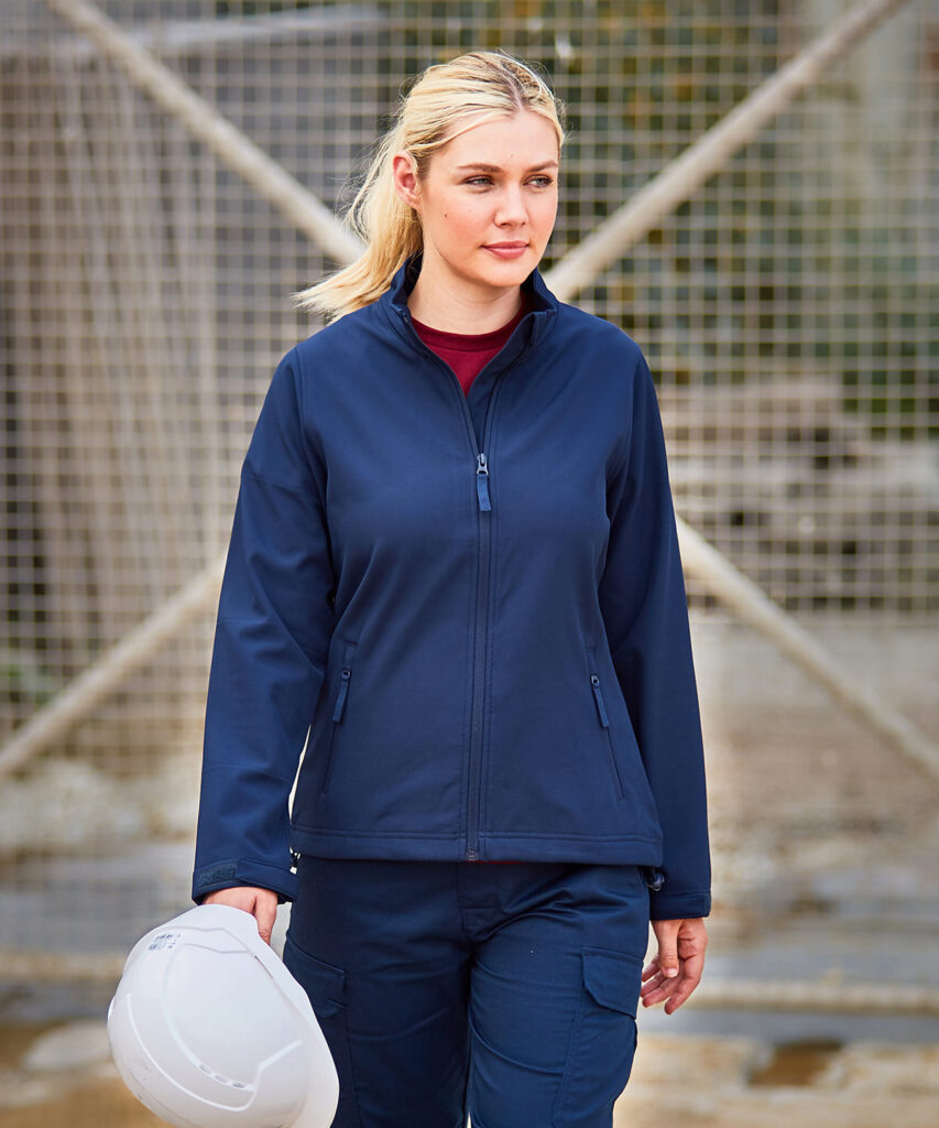 RX50F Women's Pro 2-layer softshell jacket This softshell jacket is ideal for keeping warm outdoors whilst creating a smart and professional uniform look