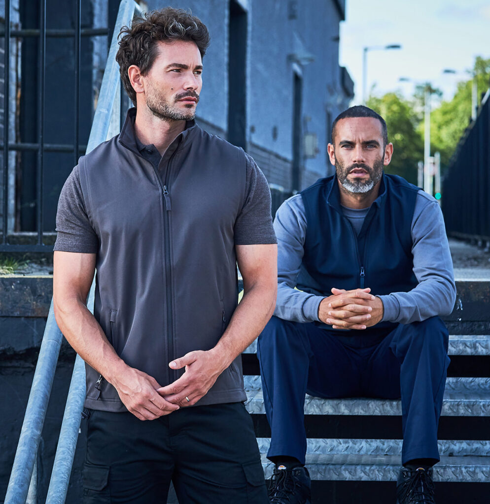 RX550 Pro 2-layer softshell features full-front zip fastening and handy front zipped hand pockets