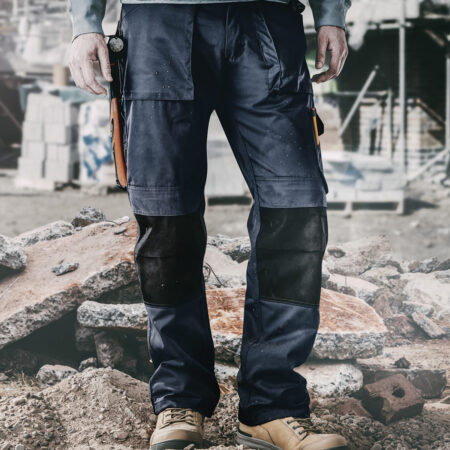 SH056 Scruffs Worker-resistant kneepad pockets for enhanced durability. YKK zipped fly trousers