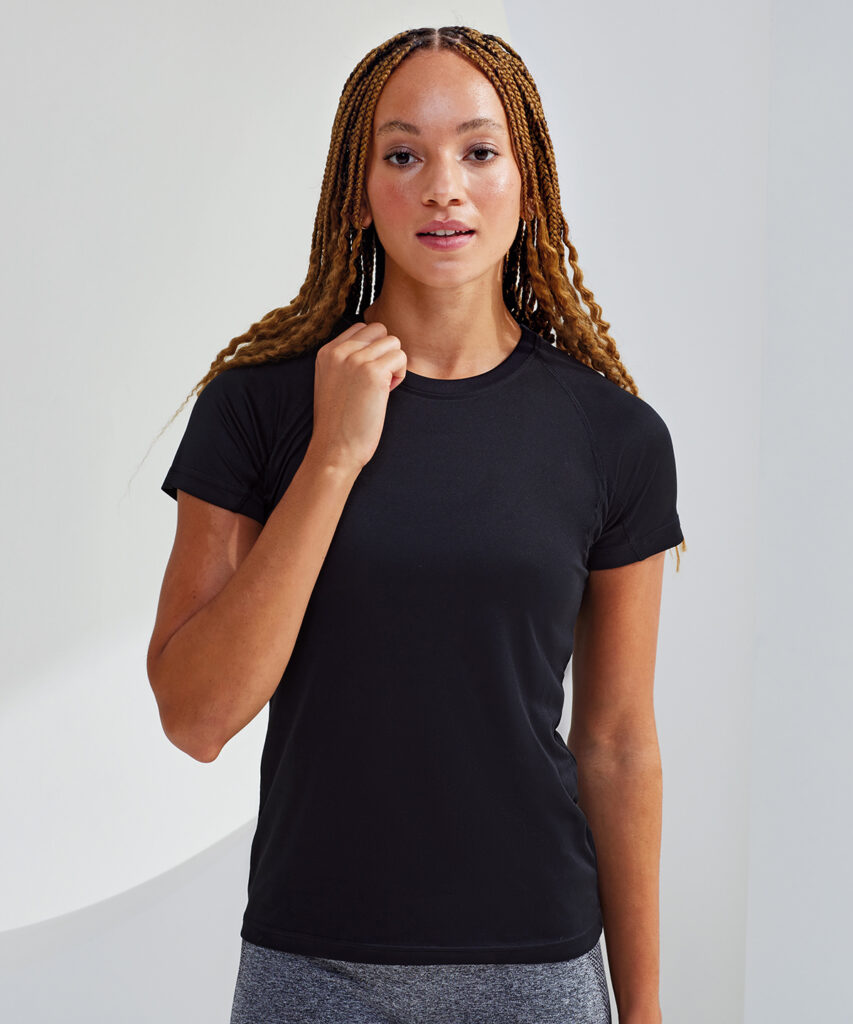 TR021-singleR Women's TriDriĀ® panelled tech tee.F