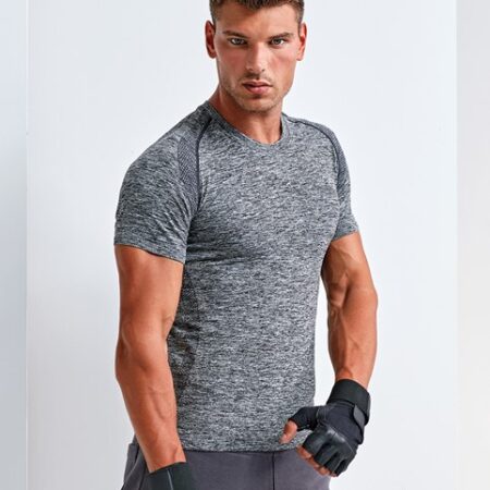 TR201-singleR TriDri® Seamless '3D fit' multi-sport performance short sleeve top, a seamless design for smooth comfort 1-4 rate