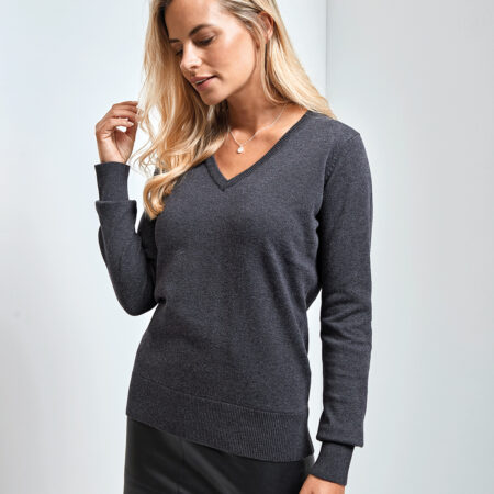 PR696 Women's fine gauge knitted cotton rich yarn v-neck knitted sweater. Fabric 55% Cotton, 45% Acrylic Weight 12 Gauge