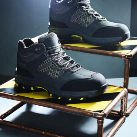 TRK200 Regatta Sandstone SB Safety Hiker