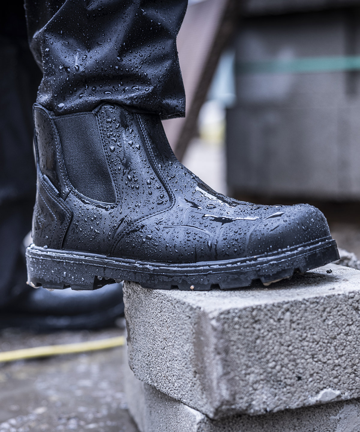 Regatta Professional Waterproof S3 Dealer boots TRK207